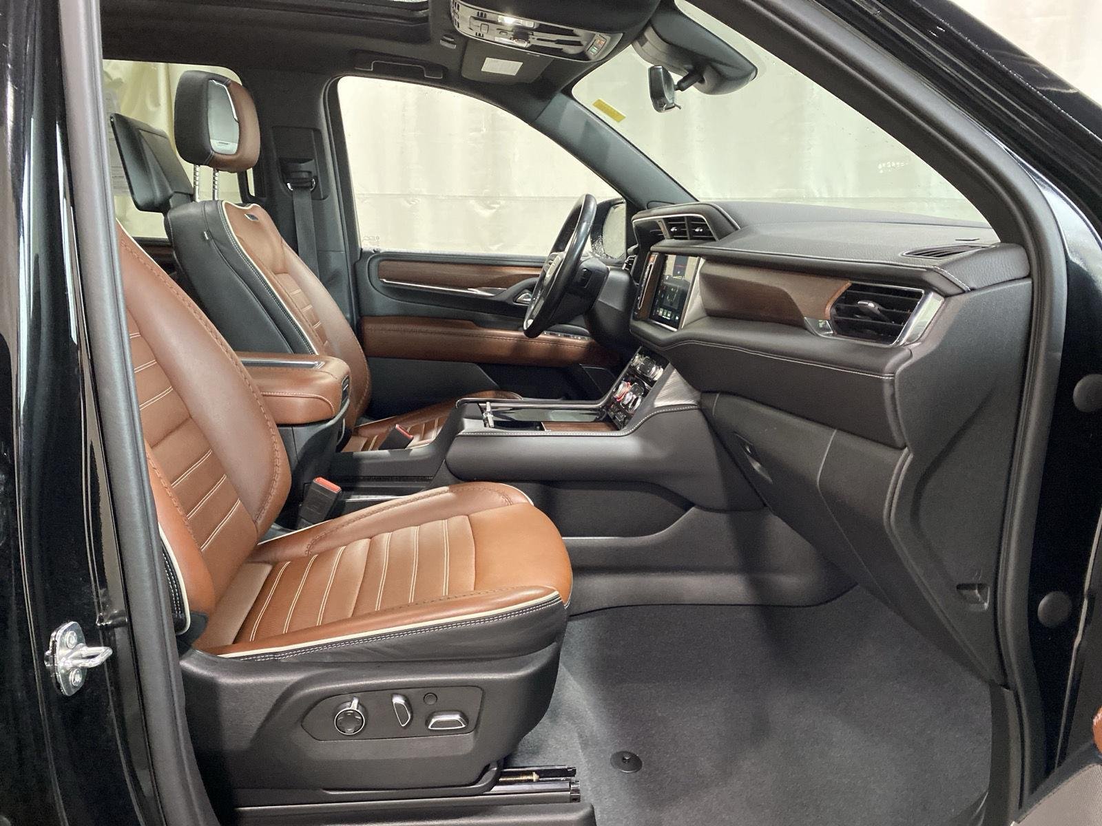 Used 2023 Onyx Black GMC Denali Ultimate image 15