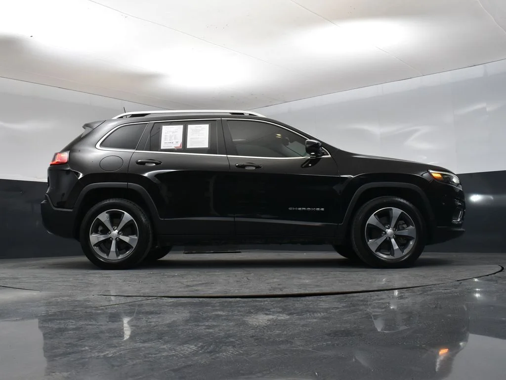 Used 2019 Black Jeep Limited image 32