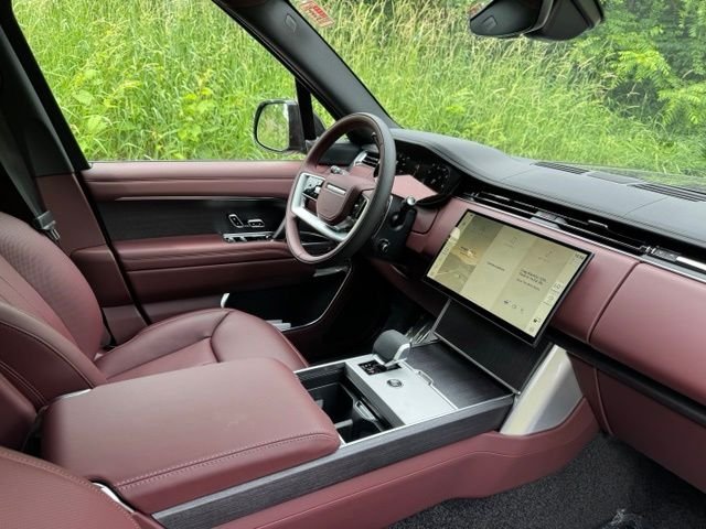 New 2026 Carpathian Grey LAND ROVER SE image 19