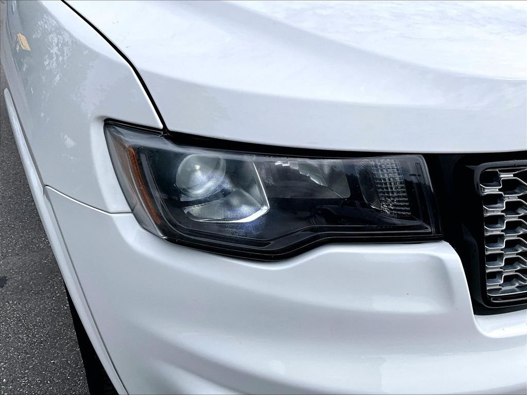 Used 2019 Bright White Clearcoat Jeep Altitude image 32