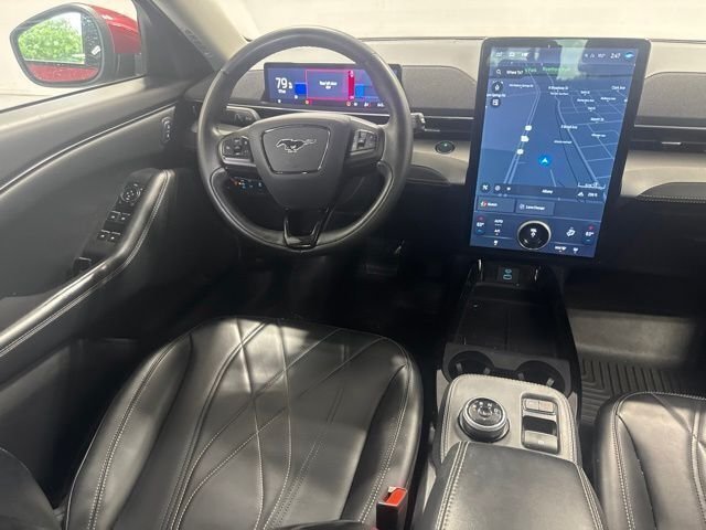 Used 2022 Red Ford Select image 19