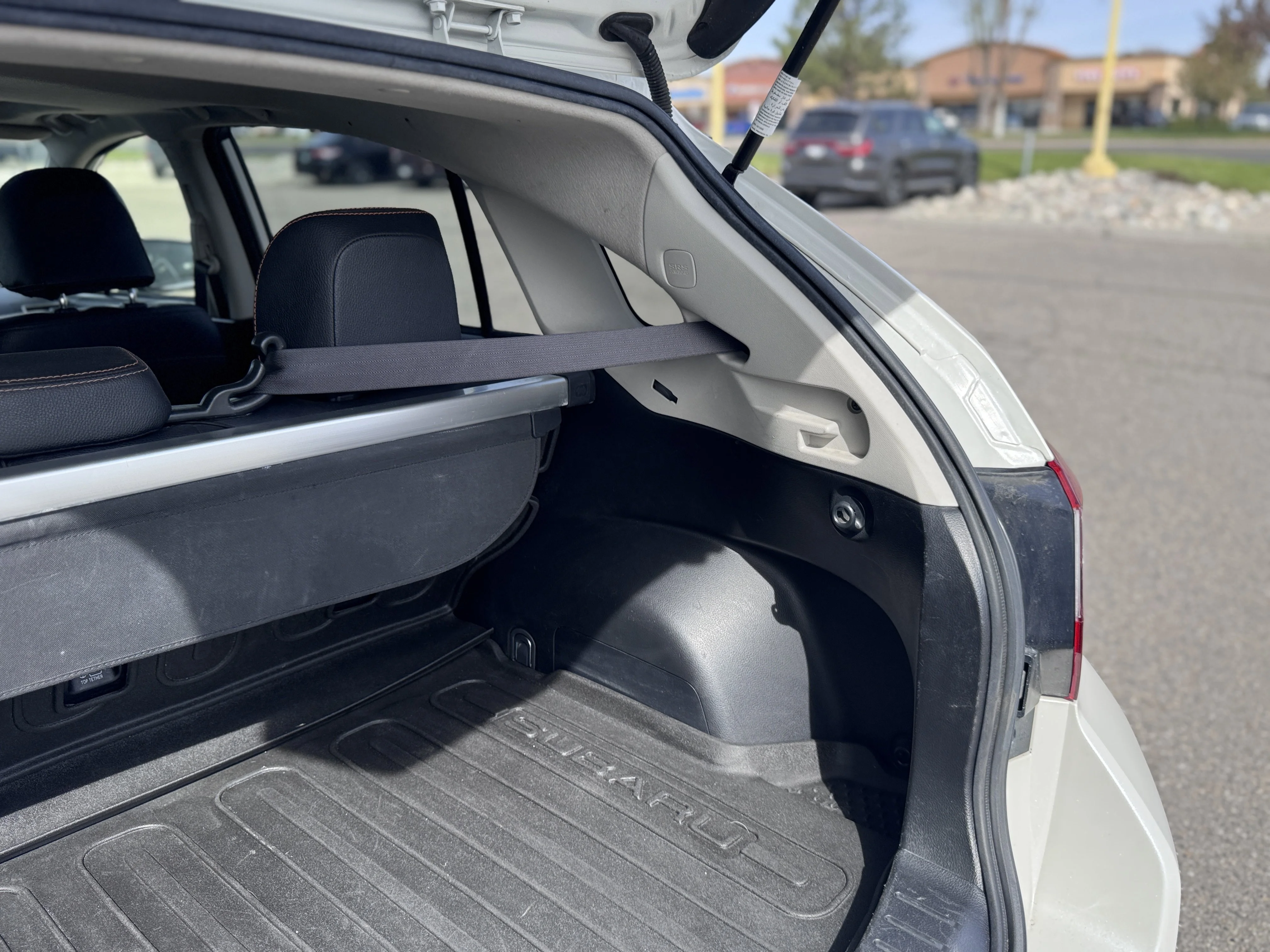 Used 2017 Crystal White Pearl Subaru Limited image 53