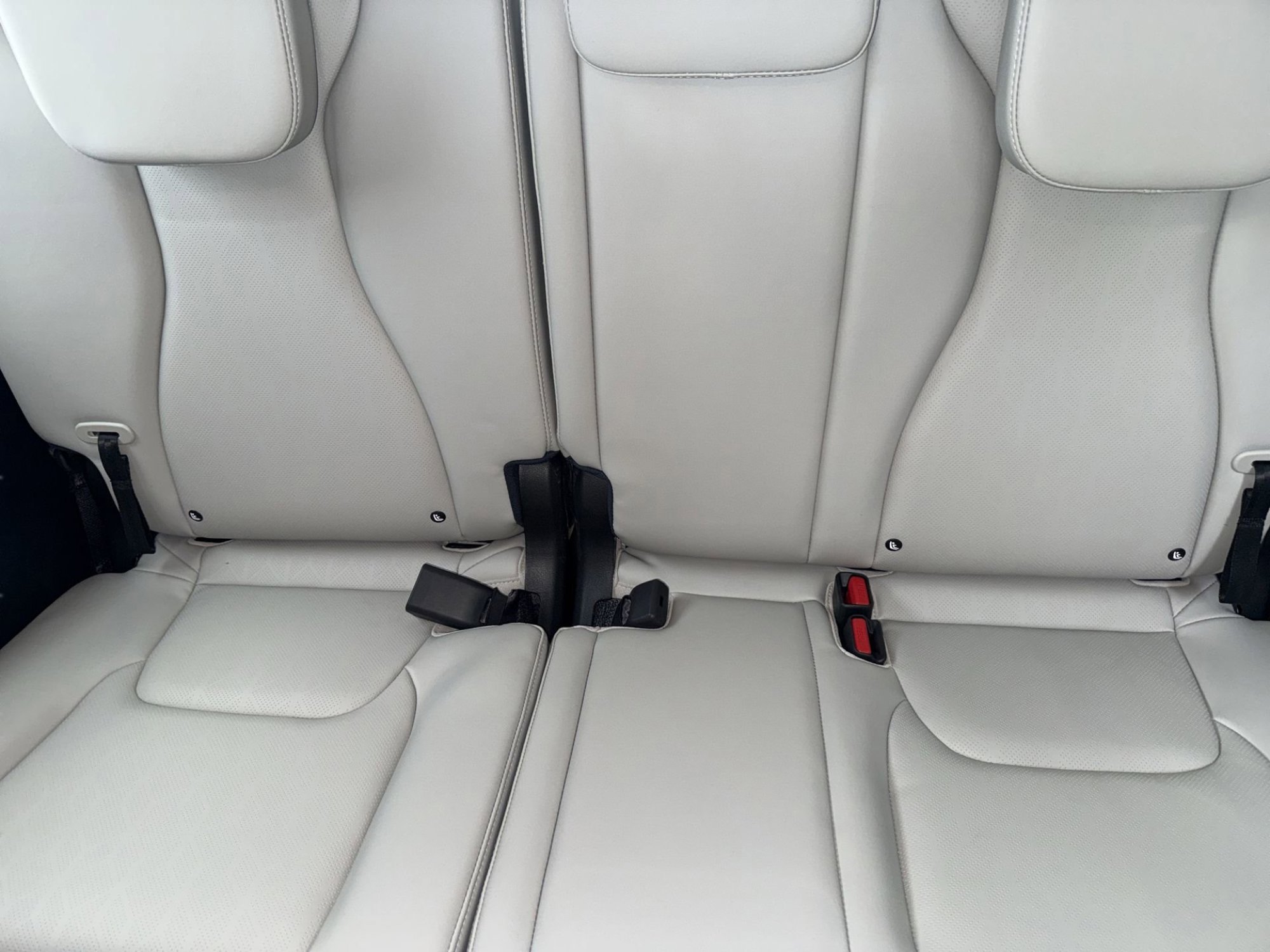 New 2026 Snow White Pearl Kia EX image 17