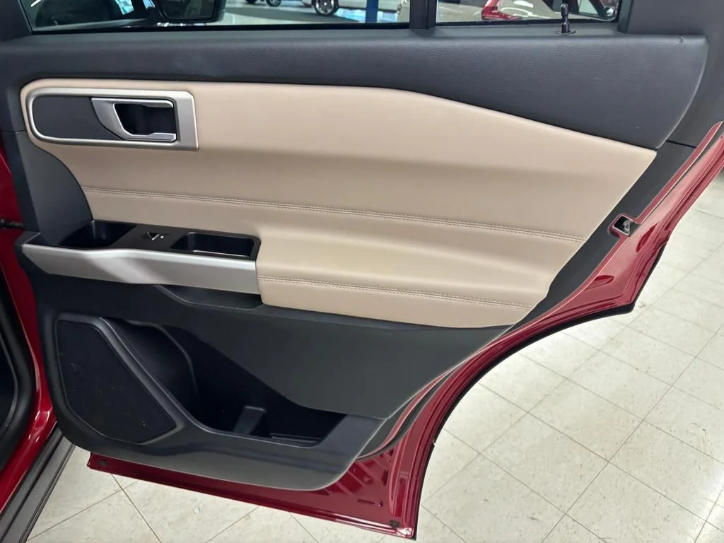 Certified Used 2023 Rapid Red Metallic Tinted Clearcoat Ford XLT image 14