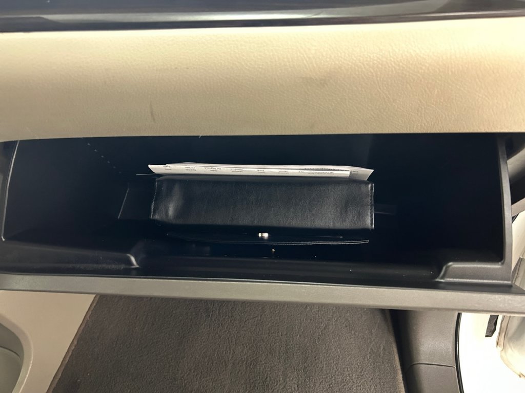 Used 2020 White Toyota XLE image 23
