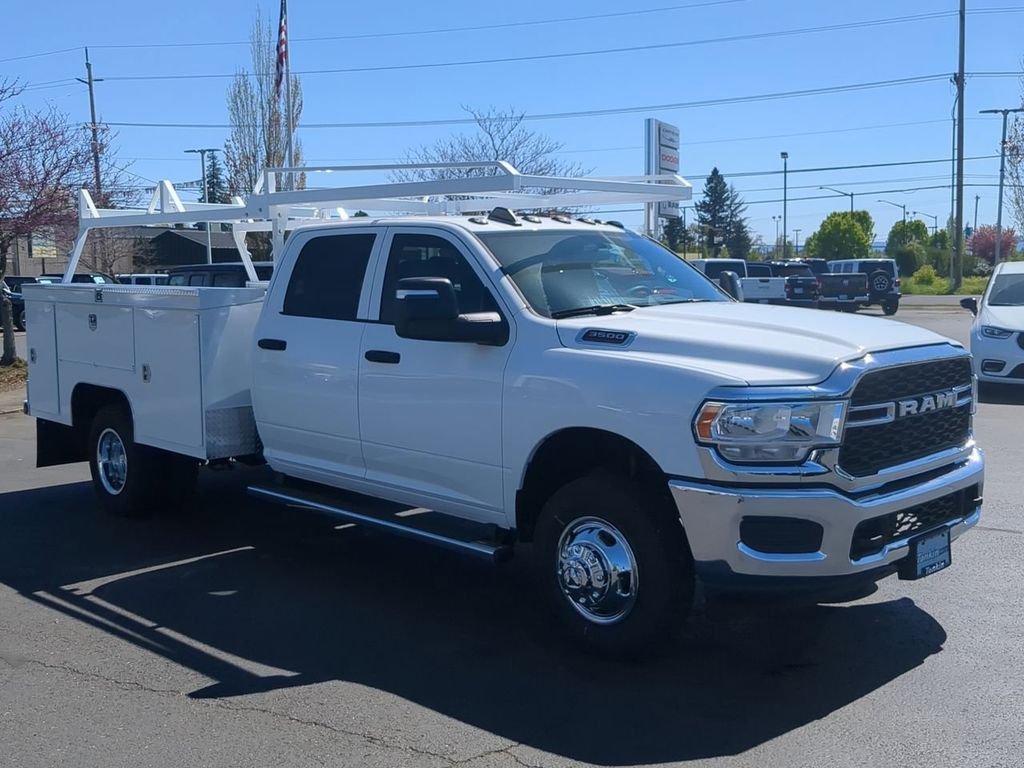 2024 RAM 3500 Chassis Tradesman - Photo 7