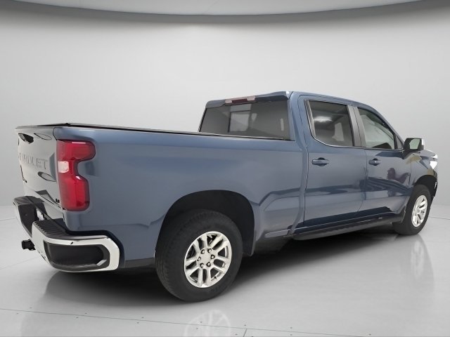 Used 2024 Lakeshore Blue Metallic Chevrolet LT image 5