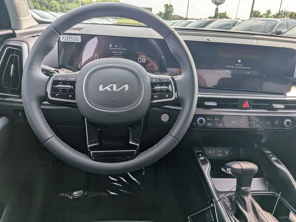 2025 Kia Sorento EX - Photo 11