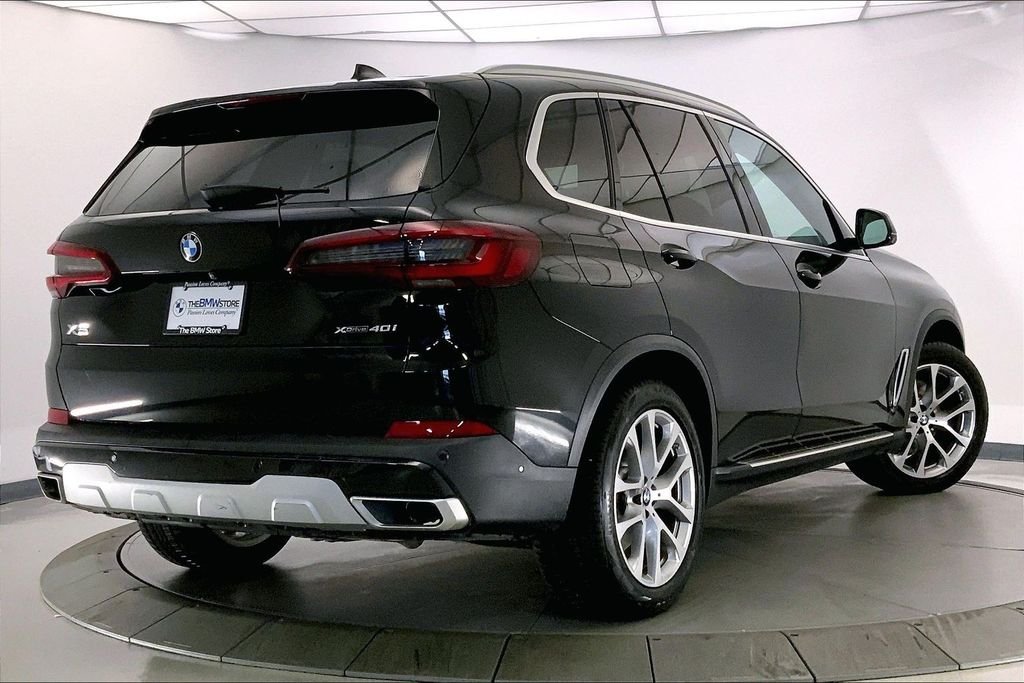 Used 2022 Black Sapphire Metallic BMW  image 12