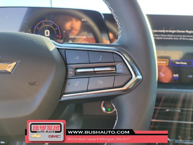 New 2027 Mosaic Black Metallic Chevrolet LT image 24