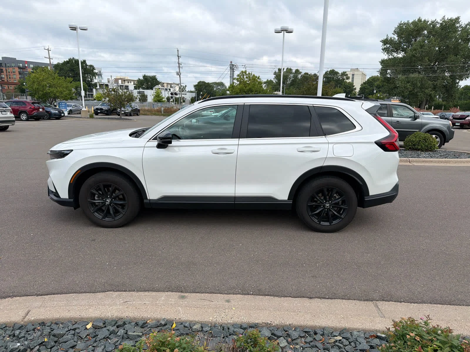 Certified Used 2025 Platinum White Pearl Honda Sport-L image 8