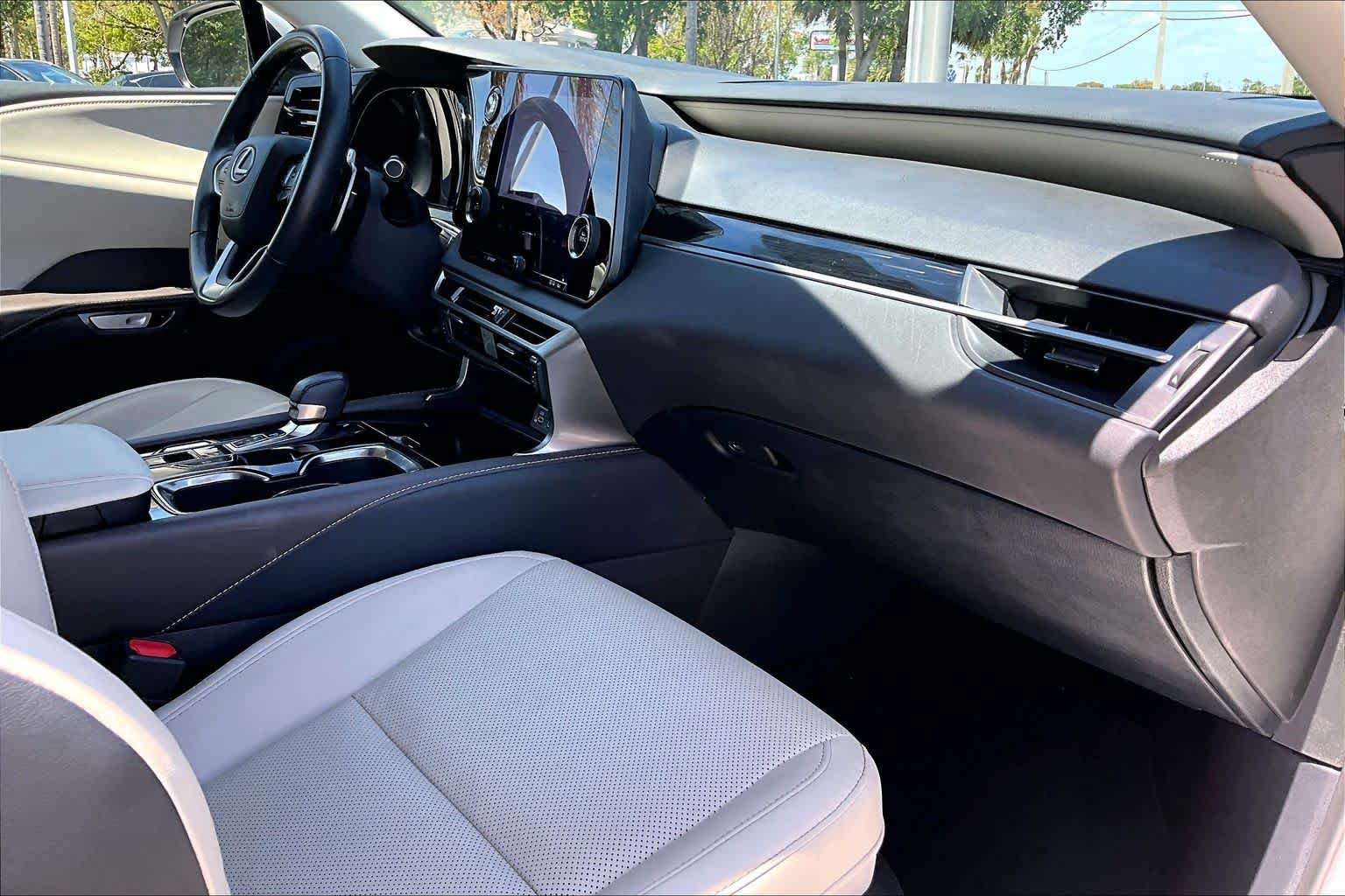 Used 2023 Eminent White Pearl Lexus  image 29