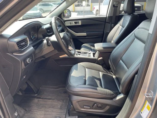 Used 2024 Silver Ford XLT image 13