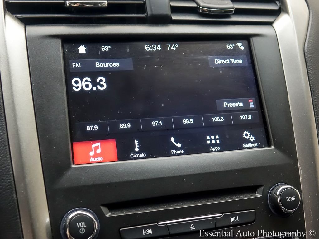 Used 2018 Ingot Silver Ford SE image 15