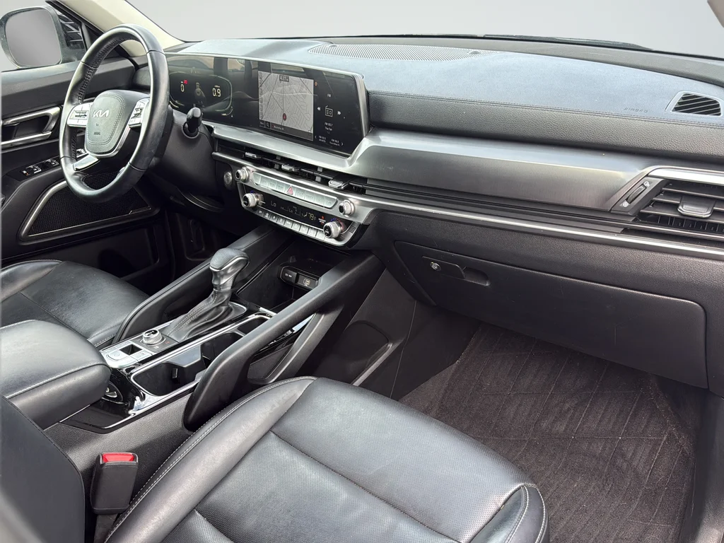 Used 2024 Black Kia LX image 19