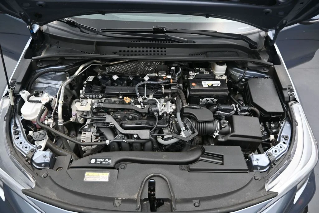 Used 2023  Toyota SE image 12