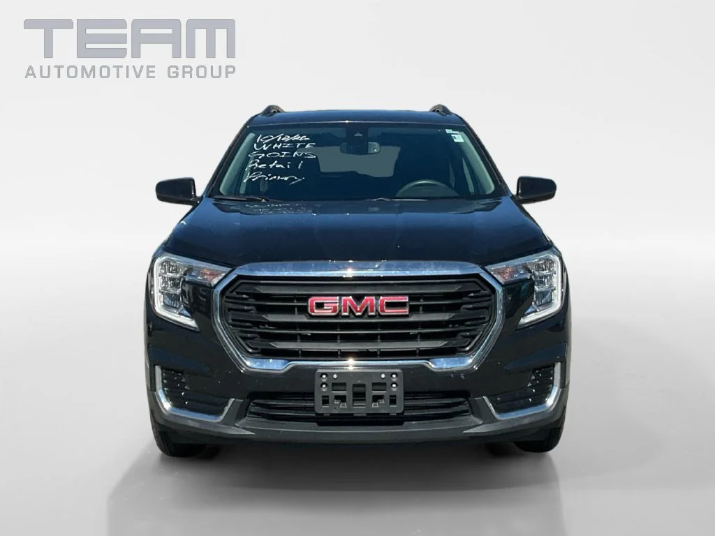 Used 2023 EBONY TWILIGHT METALLIC GMC SLE image 2