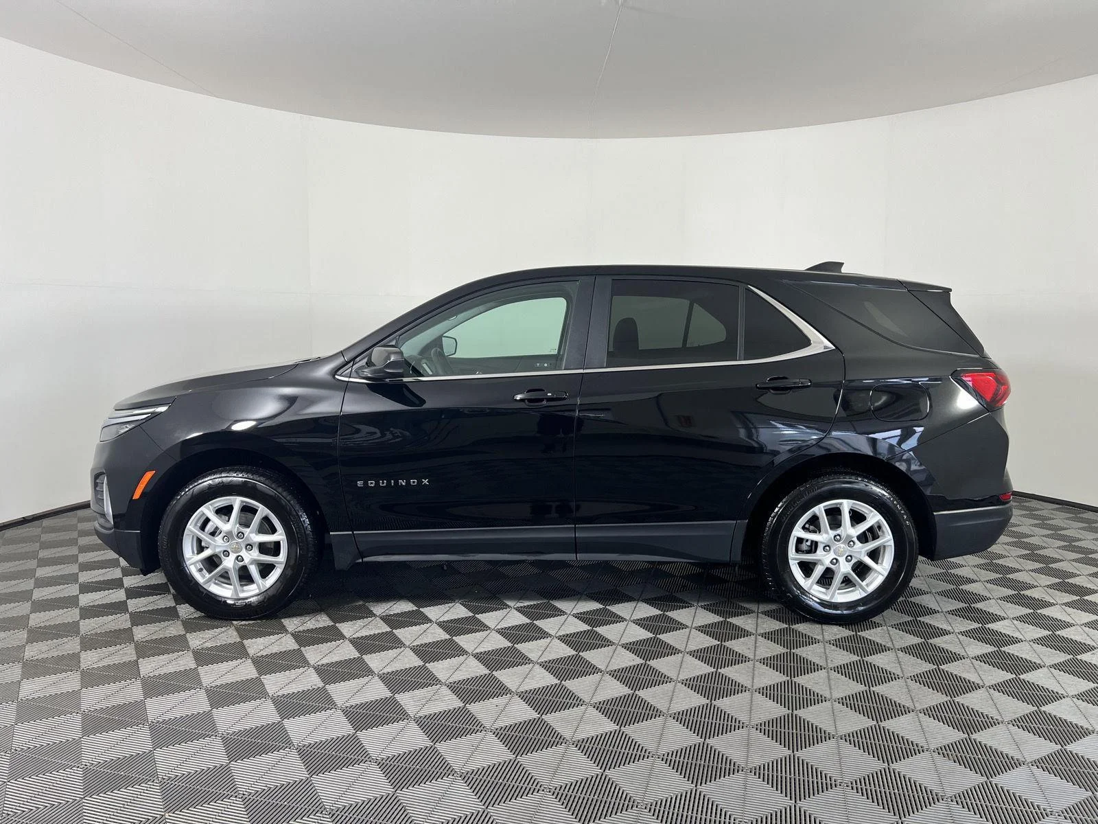 Used 2024 Mosaic Black Metallic Chevrolet LT image 27