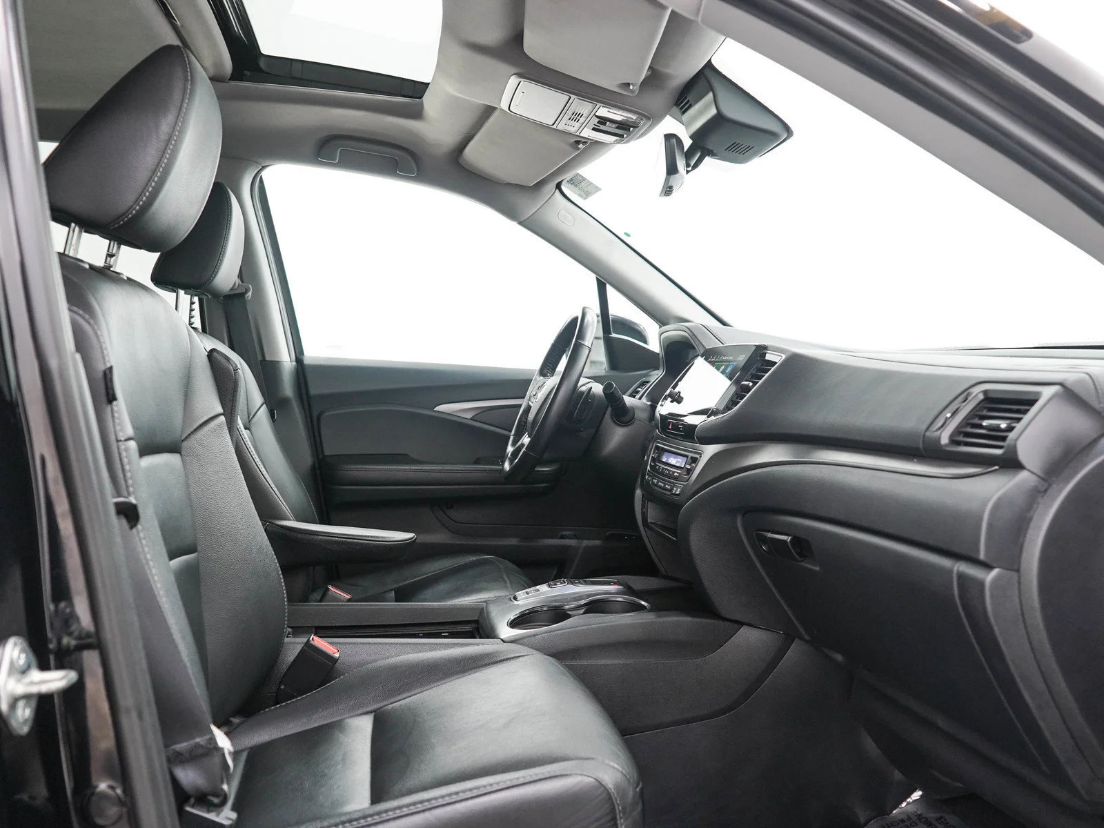 Used 2021 Crystal Black Pearl Honda Black Edition AWD image 13