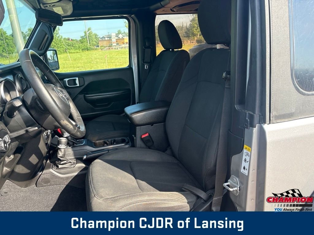 Used 2019 Silver Jeep Sport S image 13