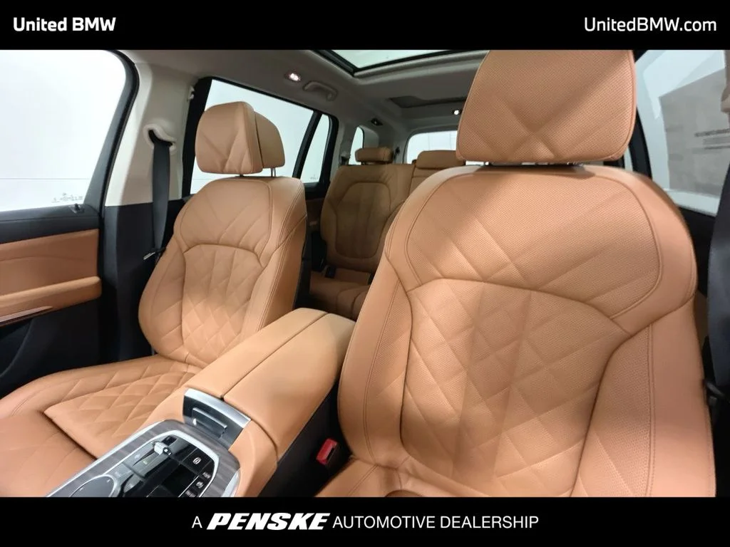 Used 2026 Mineral White Metallic BMW xDrive40i image 13