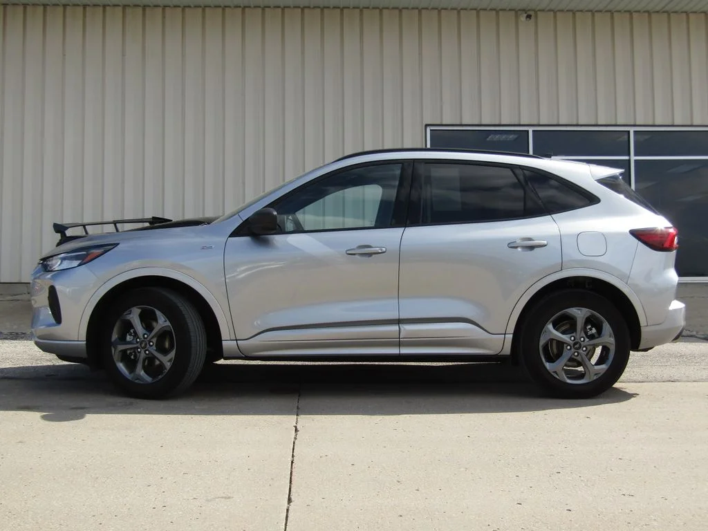Used 2024 Silver Ford ST-Line image 11