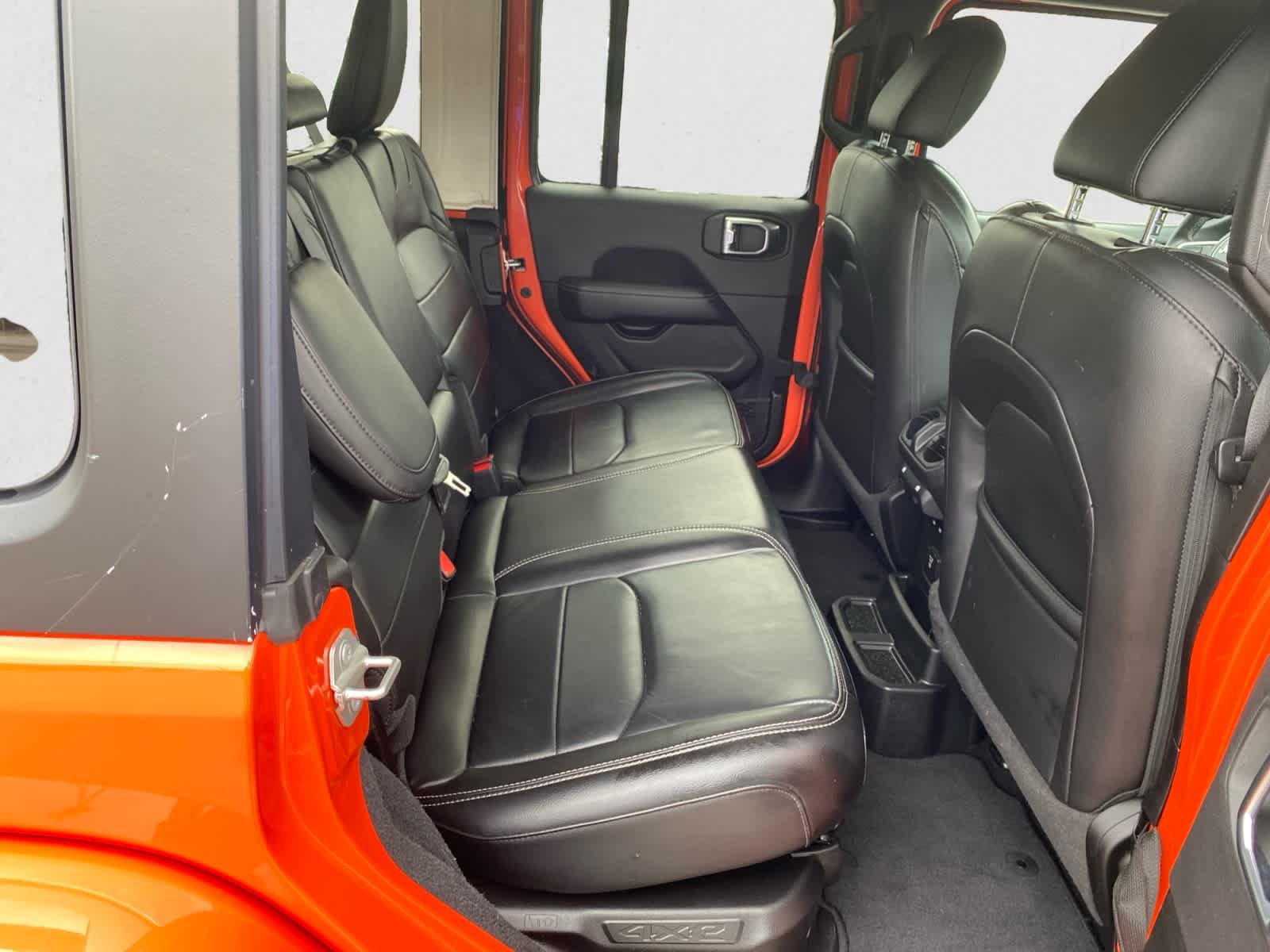 Used 2023 Punkn Metallic Clearcoat Jeep Sahara image 30
