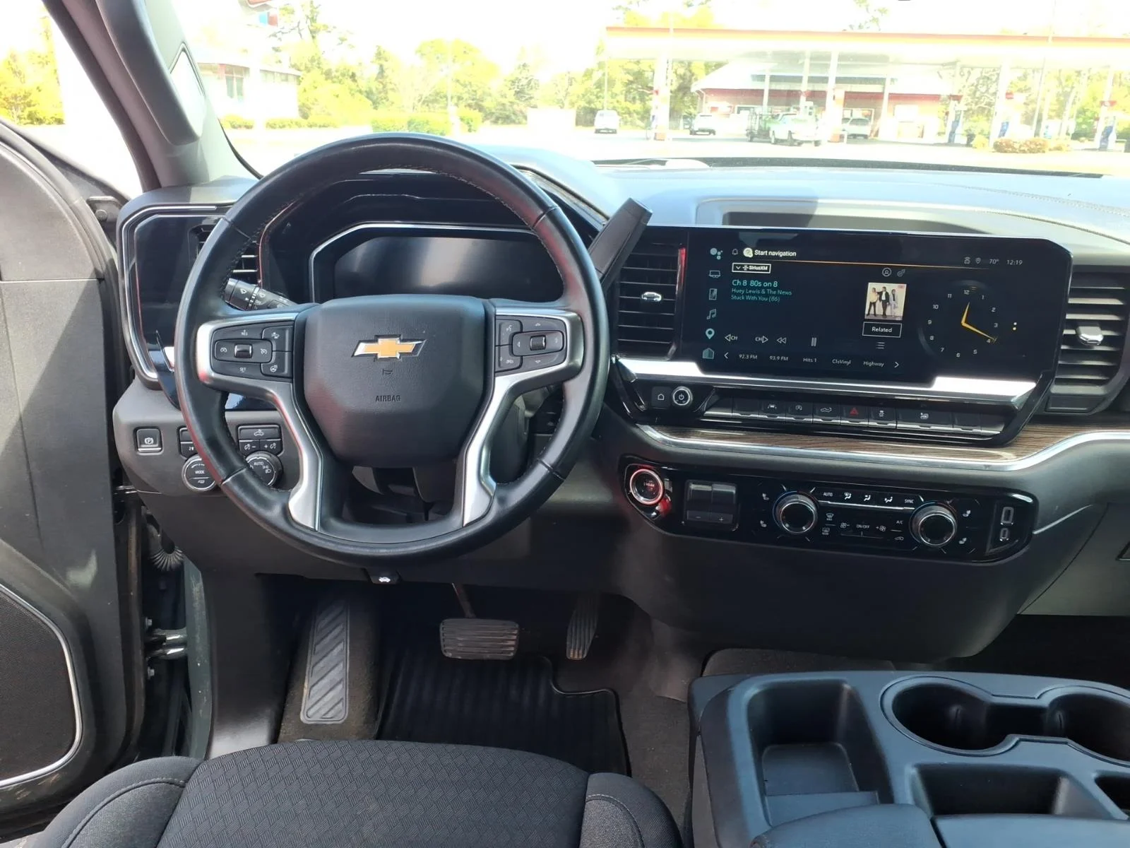 2025 Chevrolet Silverado 1500 LT - Photo 13