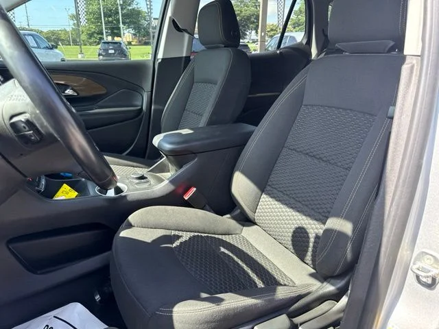 Used 2021 Silver GMC SLE image 9