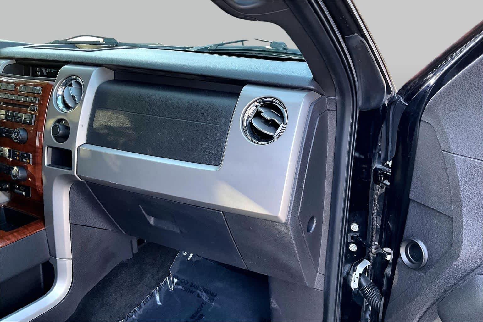 Used 2010 Tuxedo Black Ford XLT image 17