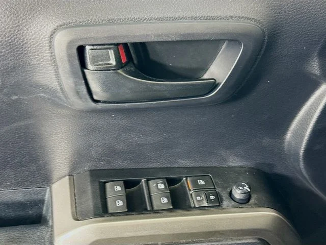 Certified Used 2020  Toyota SR5 image 17