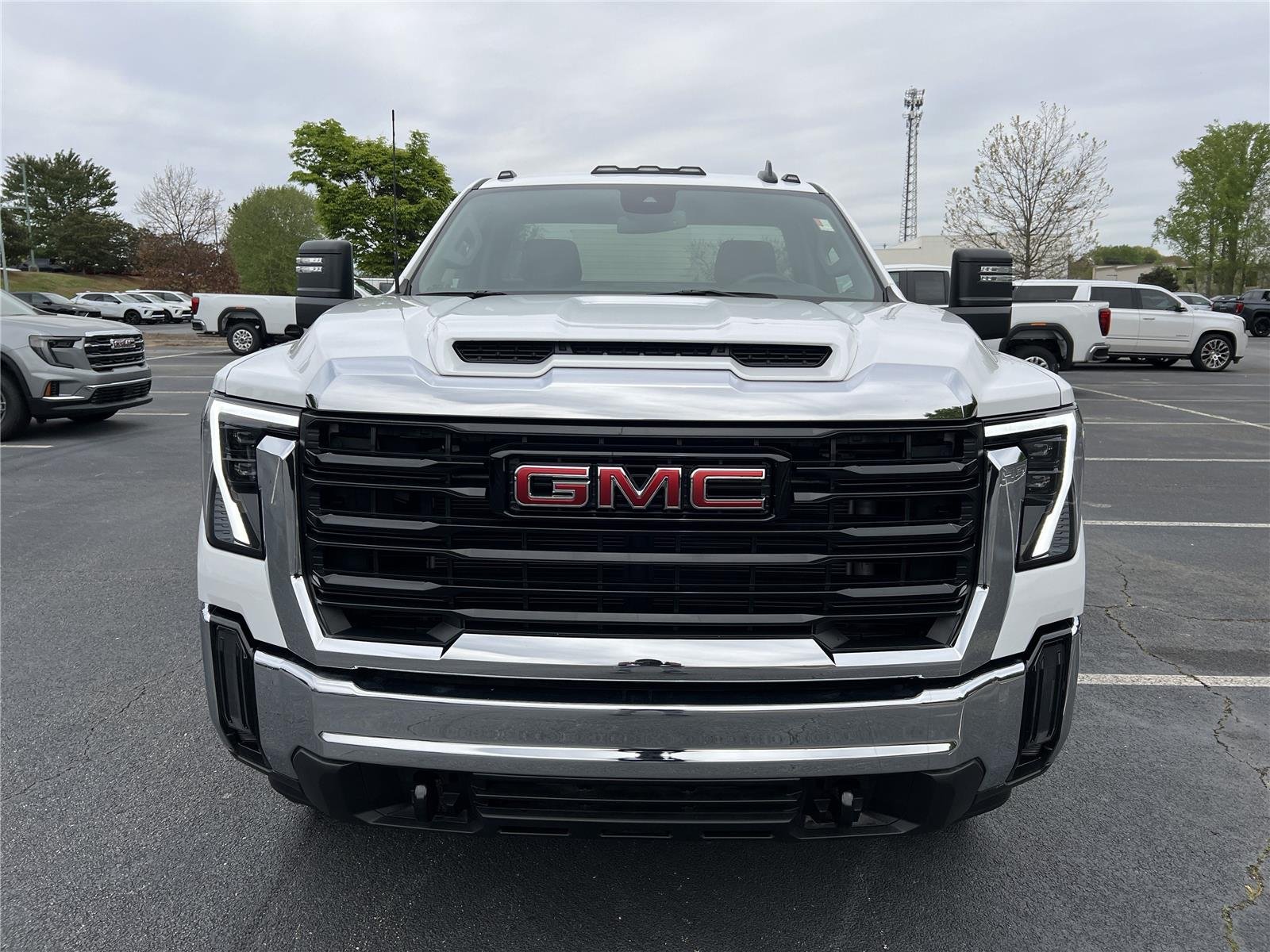 New 2025 Summit White GMC Pro image 2