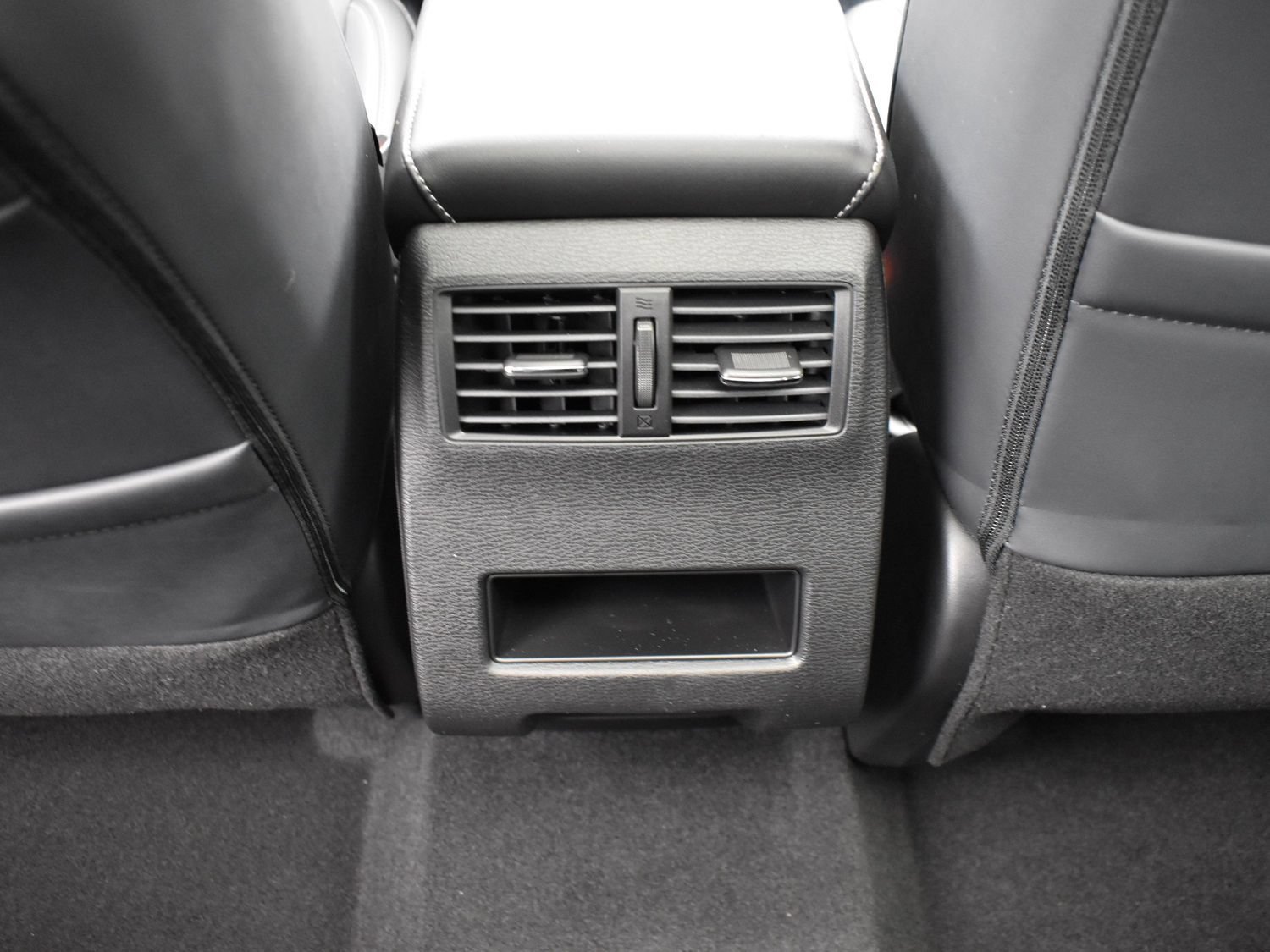 New 2026 Black Mitsubishi SE 1.5T 2WD image 13