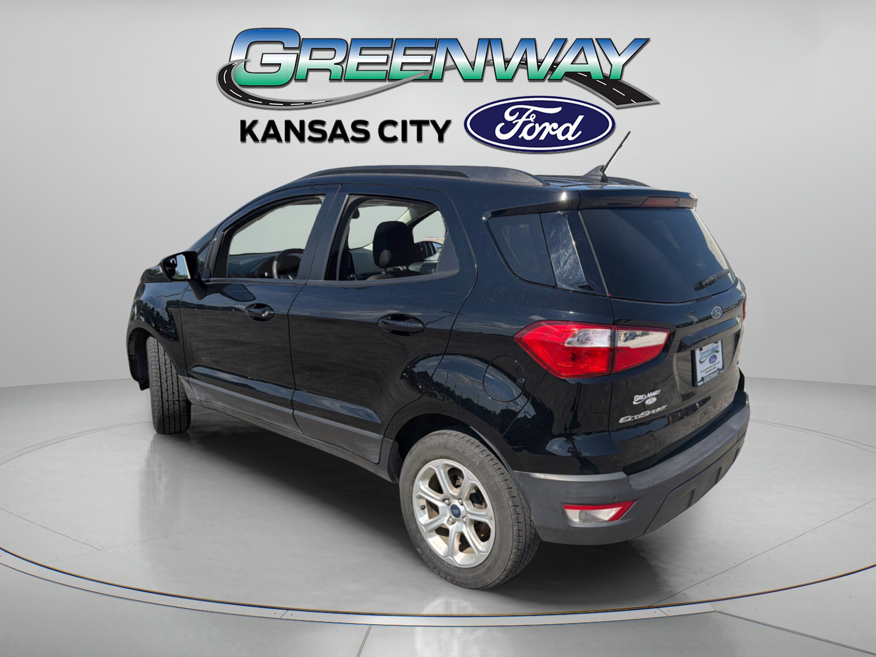 Used 2021 Shadow Black Ford SE image 6