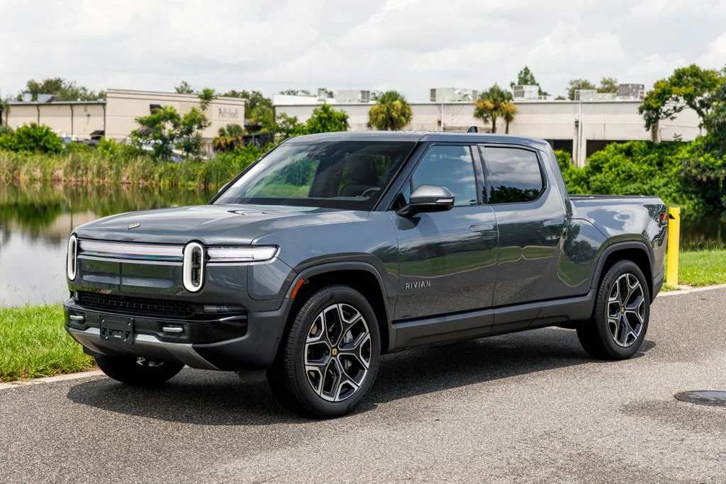 Used 2025  Rivian Adventure Dual Motor Large Pack image 7