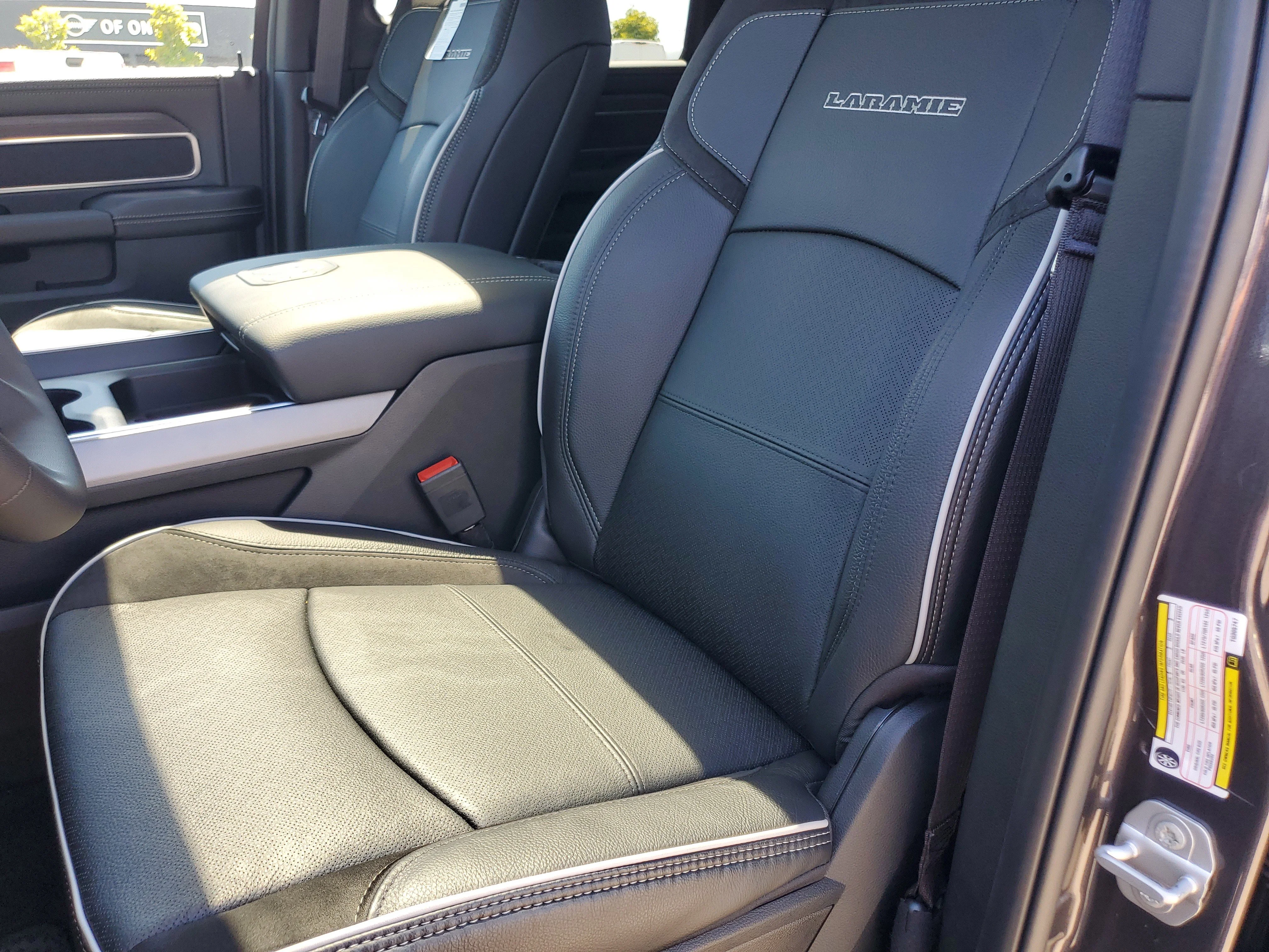 New 2026 Granite Crystal Metallic Clear-Coat Exterior Paint RAM Laramie image 11