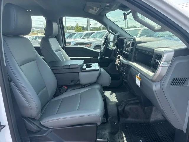 New 2026 Oxford White Ford F-250® XL image 25