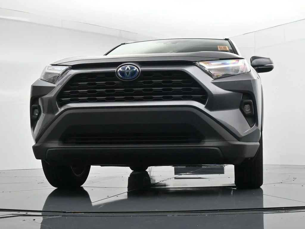 Used 2022 Gray Toyota XLE Premium image 26