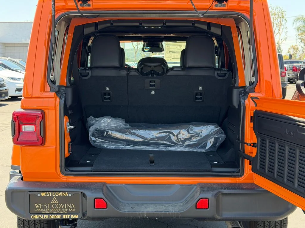 New 2025 Joose Exterior Paint Jeep Sahara image 12