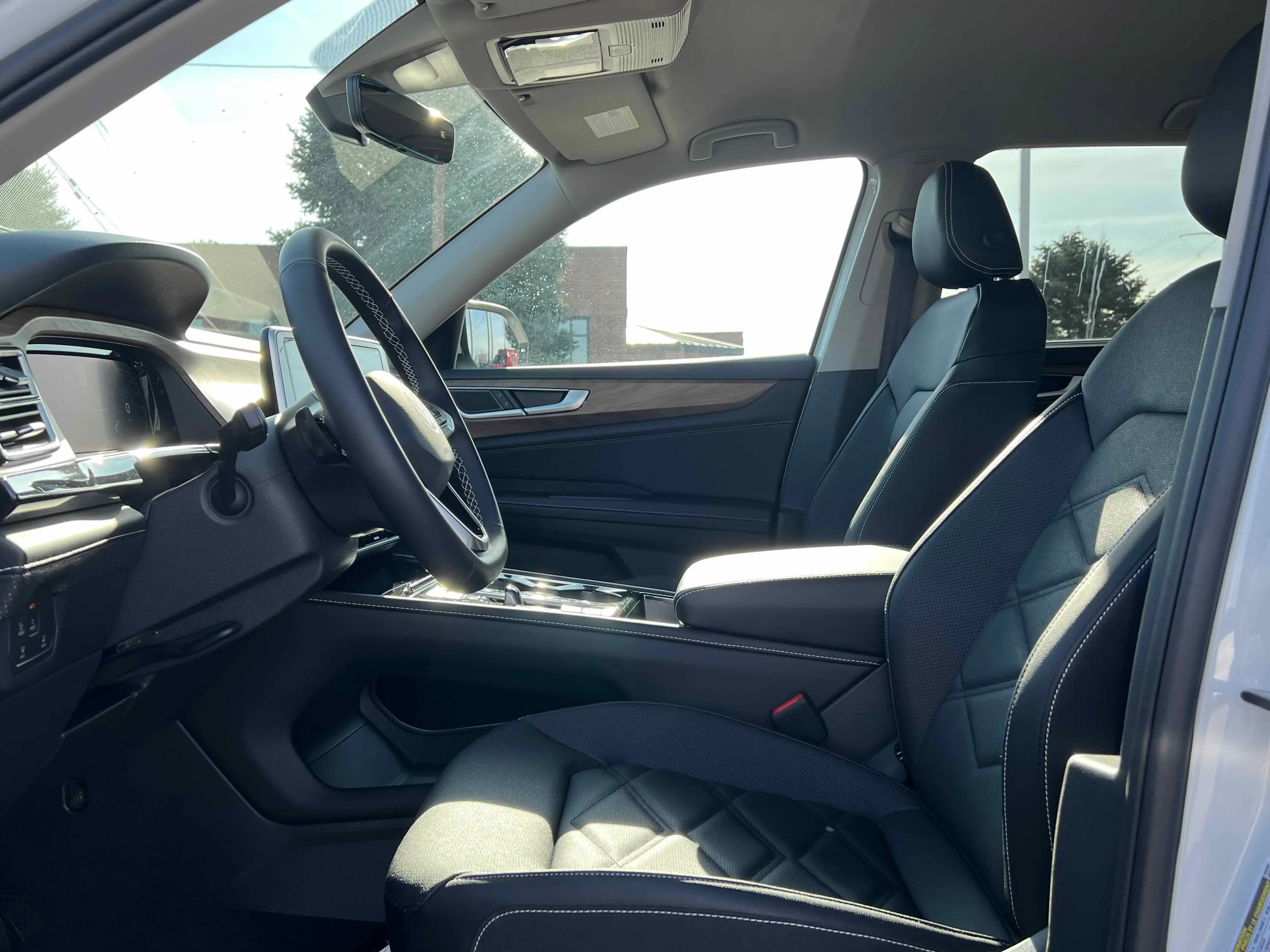 New 2026 Opal White Volkswagen 2.0T SE w/Technology image 4