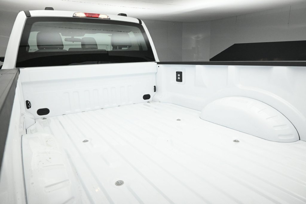 New 2027 Oxford White Ford XL image 16