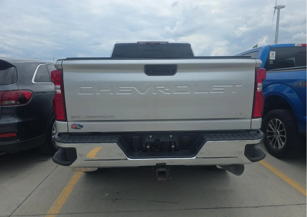 Used 2020 Silver Ice Metallic Chevrolet LTZ image 6