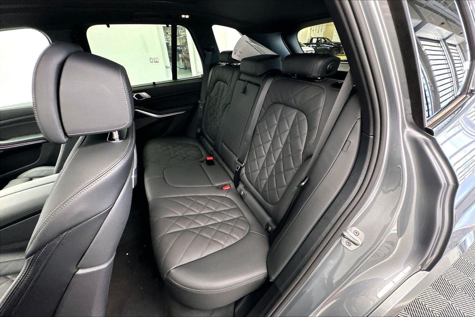 New 2026 Skyscraper Grey Metallic BMW xDrive50e image 29