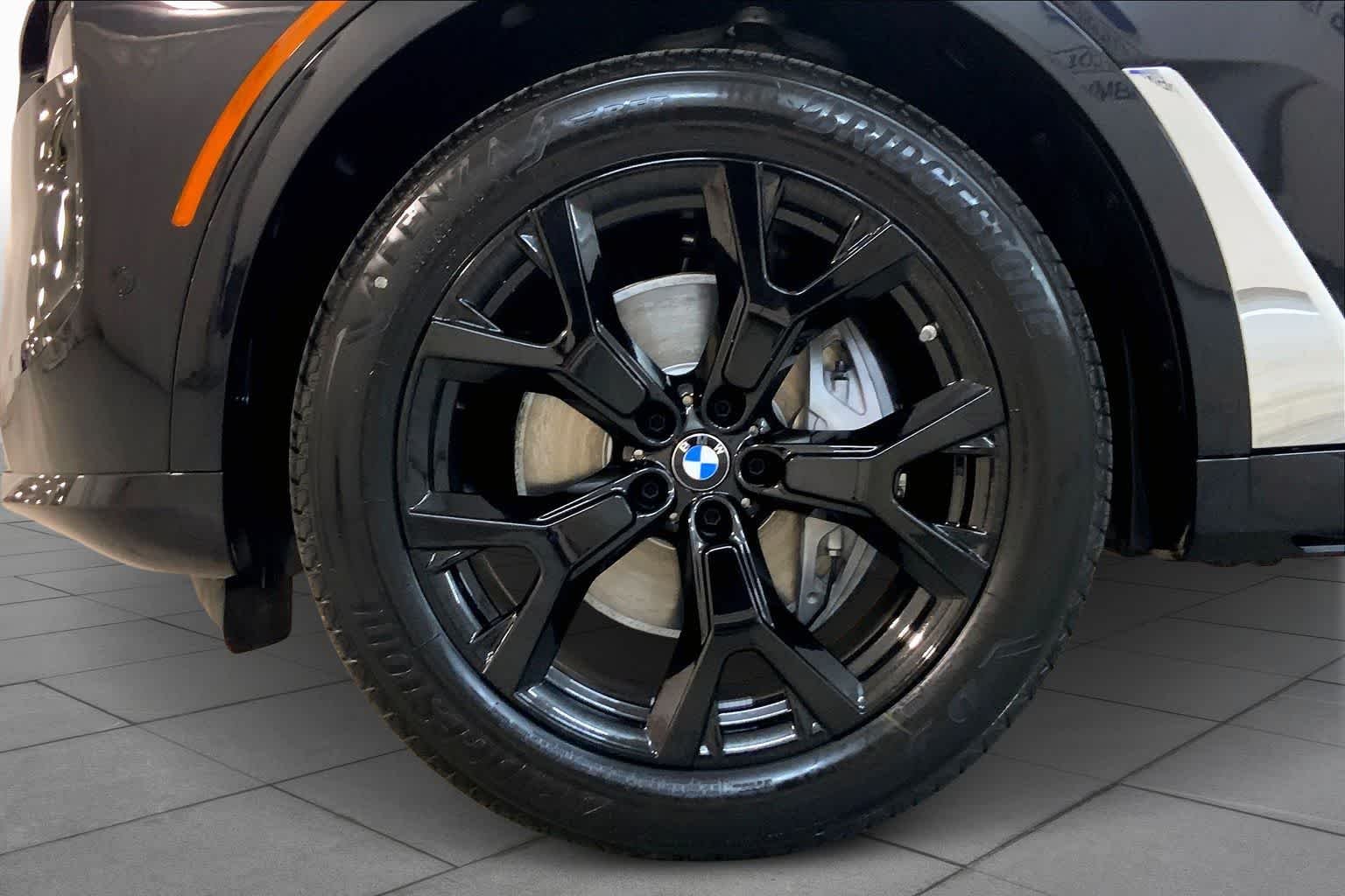 New 2026 Black Sapphire Metallic BMW xDrive40i image 11