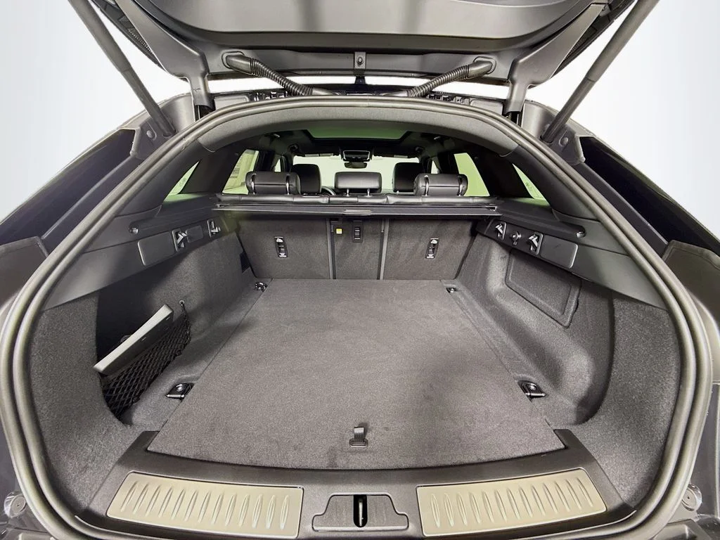 New 2026  Land Rover Dynamic SE image 10