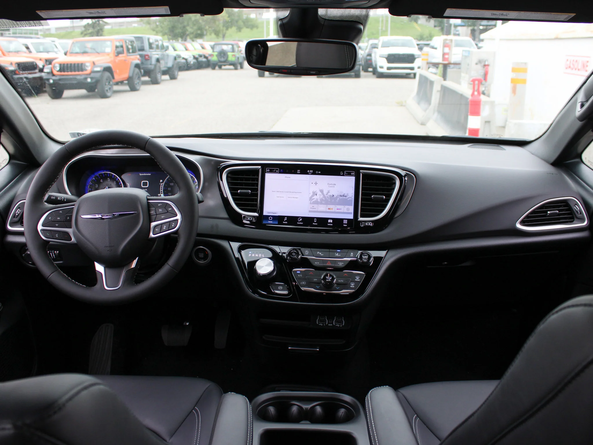 Used 2025 Black Chrysler SXT*, Heated Leather, Remote Start, Lane Departure Warning image 14