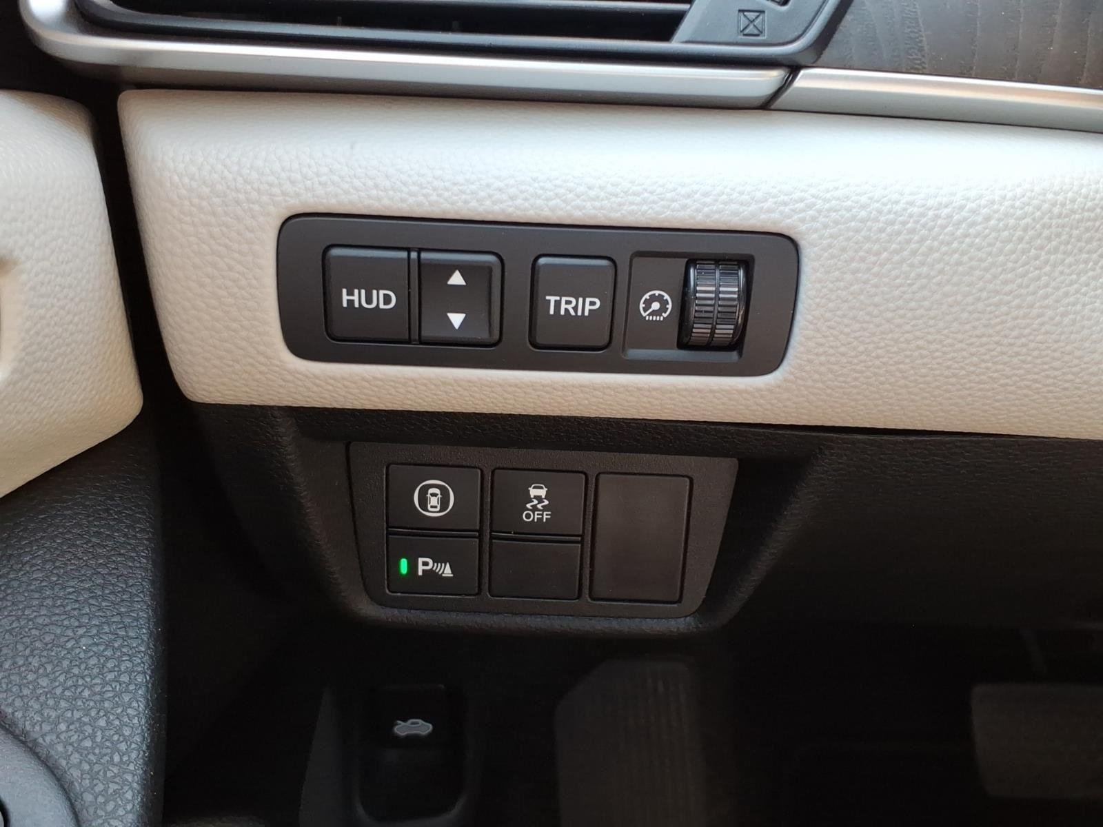 Used 2021 Platinum White Pearl Honda Touring image 18