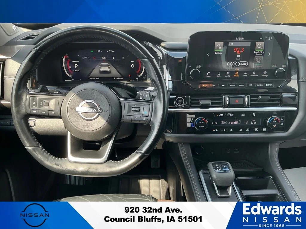 Used 2022 Black Nissan Platinum image 20