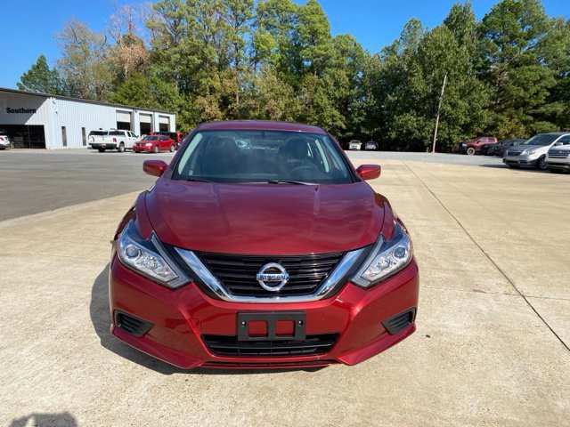 Used 2017 Red Nissan 2.5 S image 4