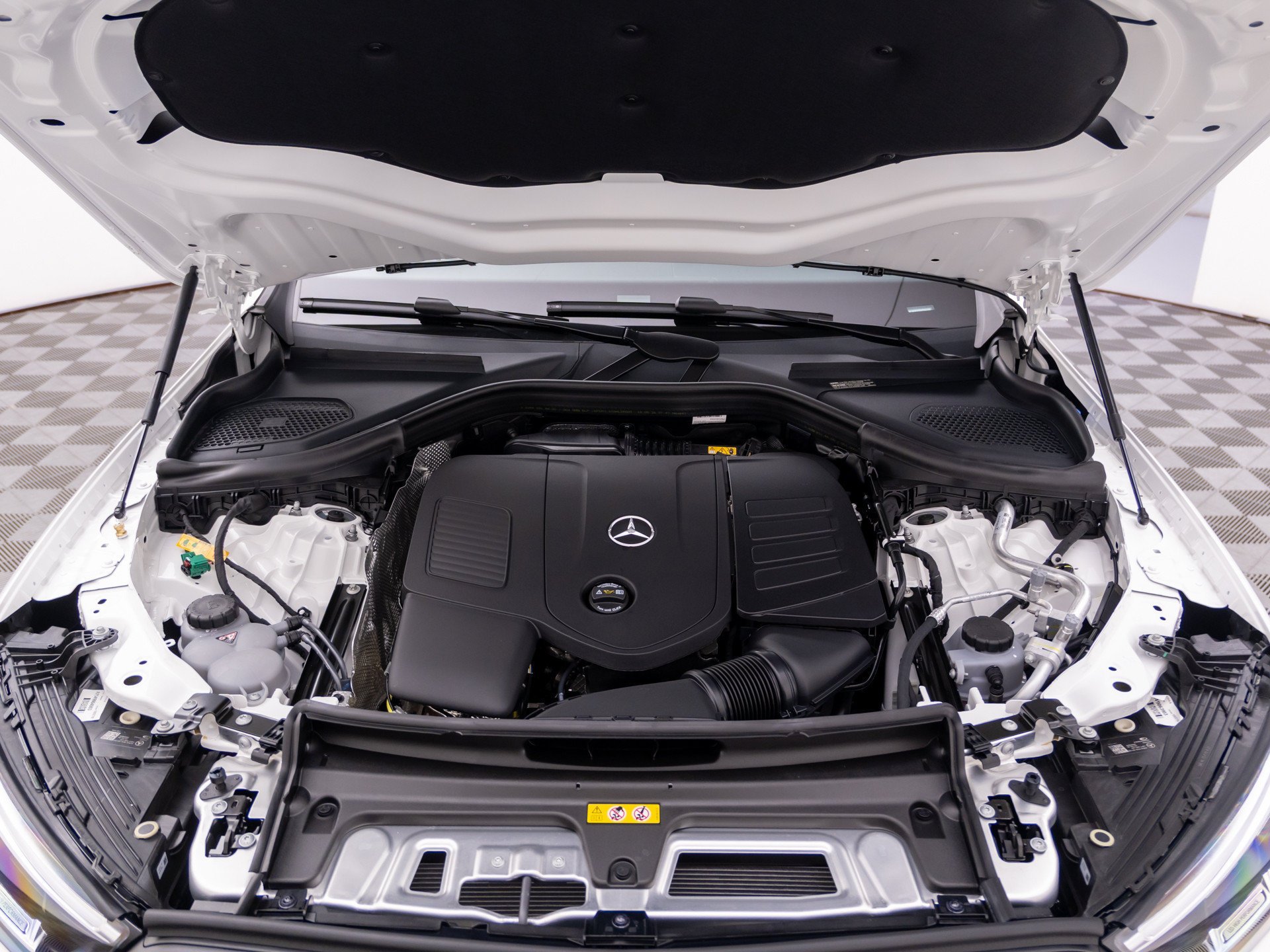 New 2027 Polar White Mercedes-Benz GLC 350e image 78